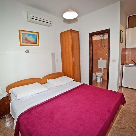 Guest House Maja Split Exteriör bild